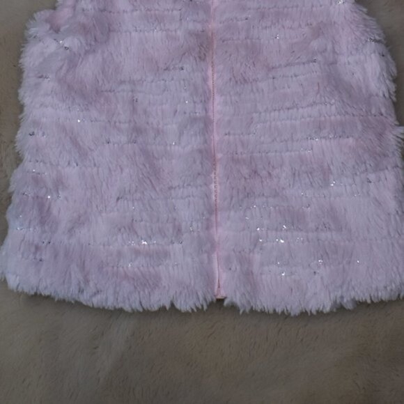 Little Girls Faux Fur Pink Sparkly Vest Size 2 T - Picture 3 of 10